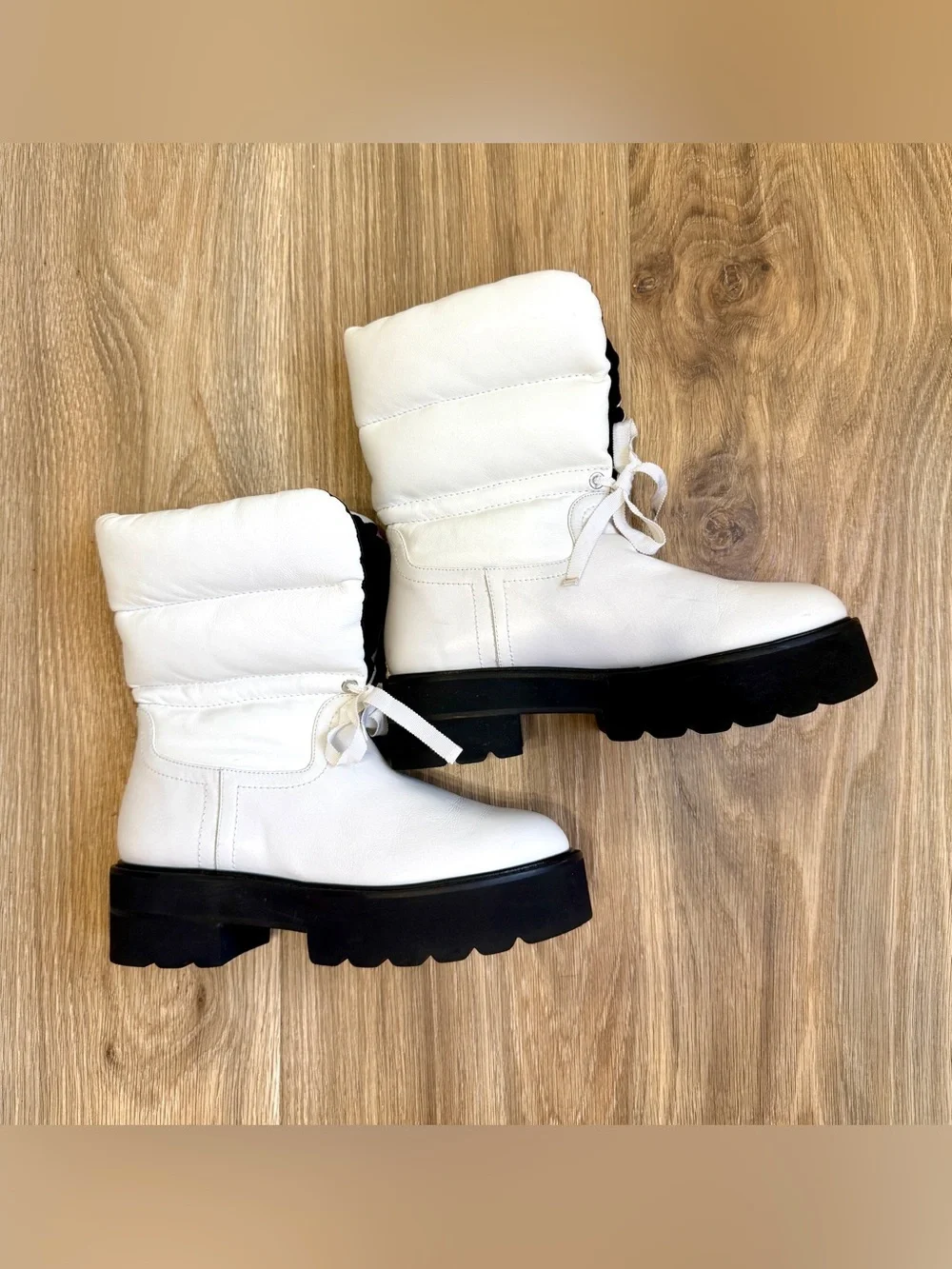 Stuart Weitzman Tyler Ultralift Lug Sole Puffer Boots White Black 6.5B